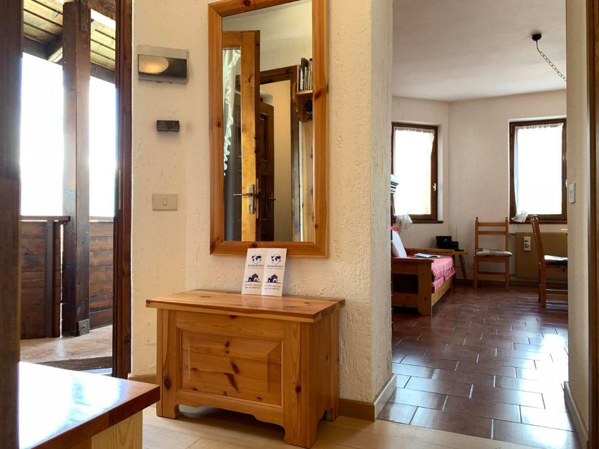 Piccola Residenza By Holiday World Apartment Oga Exterior photo